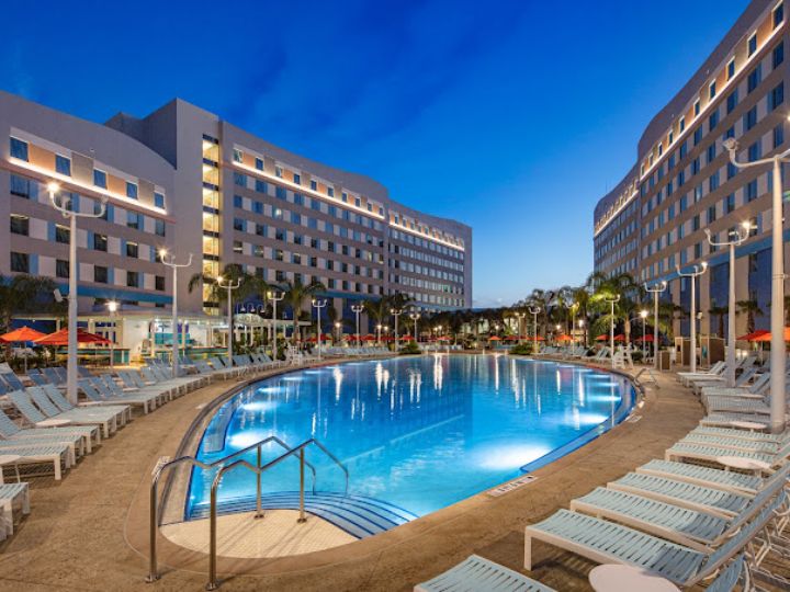 Universal’s Endless Summer Resort – Surfside Inn and Suites